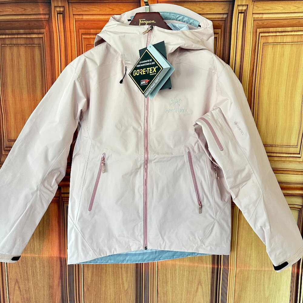 Arc'teryx Beta LT Hooded Hardshell Jacket, Size M